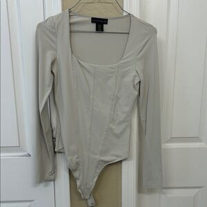 House of Harlow 1960 Beige Long Sleeve Bodysuit